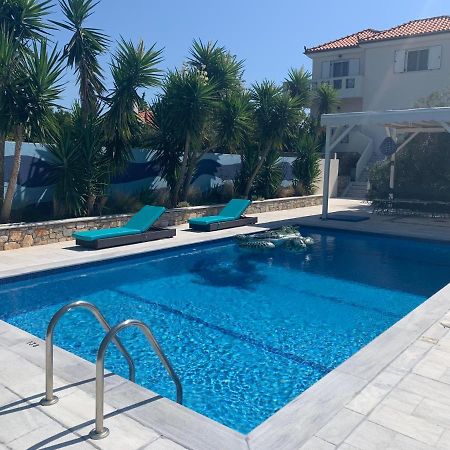 Chiqui Luxury Apartments Alónnisos Eksteriør billede