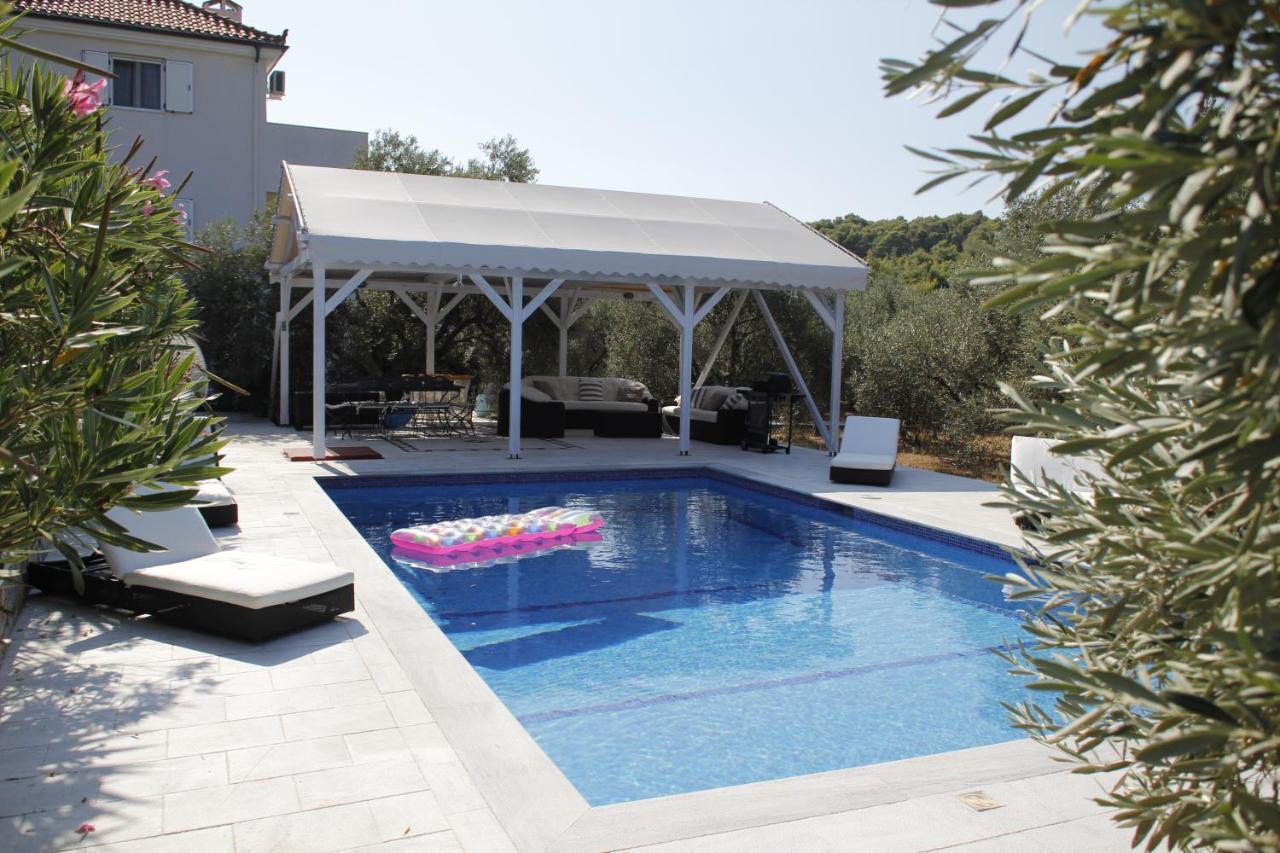 Chiqui Luxury Apartments Alónnisos Eksteriør billede